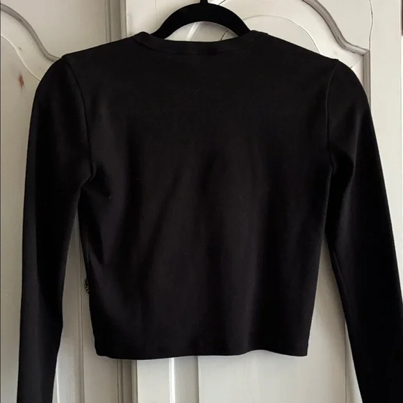 Aritzia Black Long Sleeve Tee - Picture 4 of 9